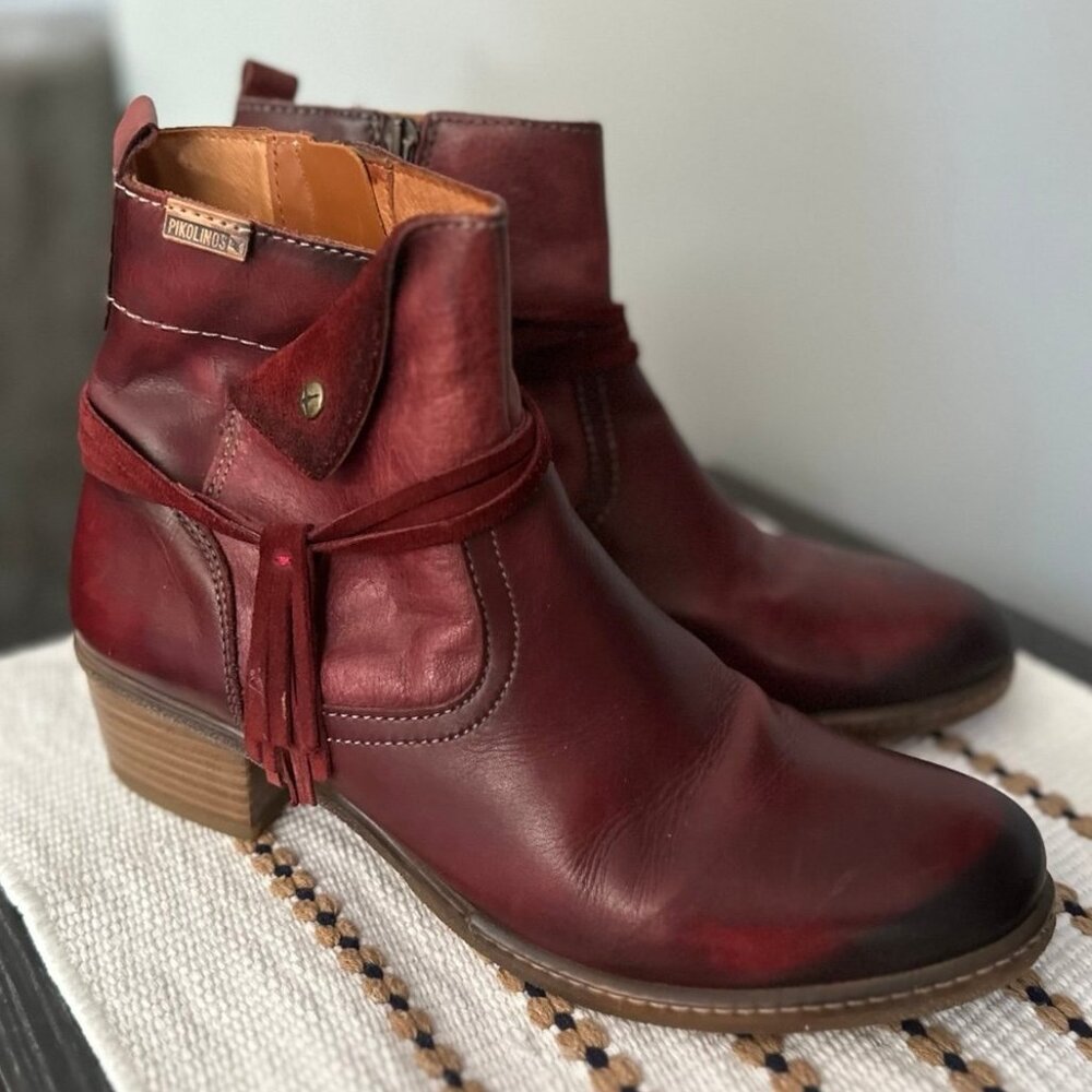 Pikolinos red ankle boots. Size 41 euro